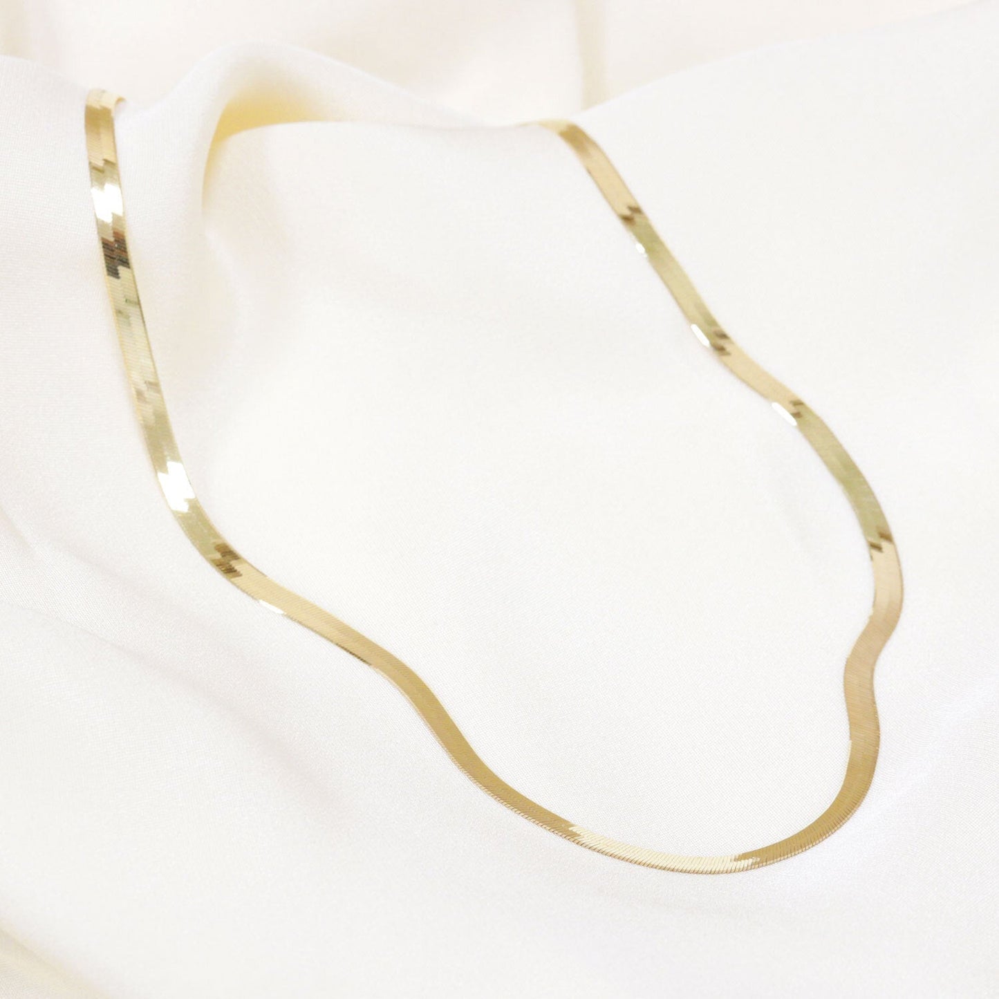 14K Gold Grand Herringbone Necklace 5mm - Lotus Diamond