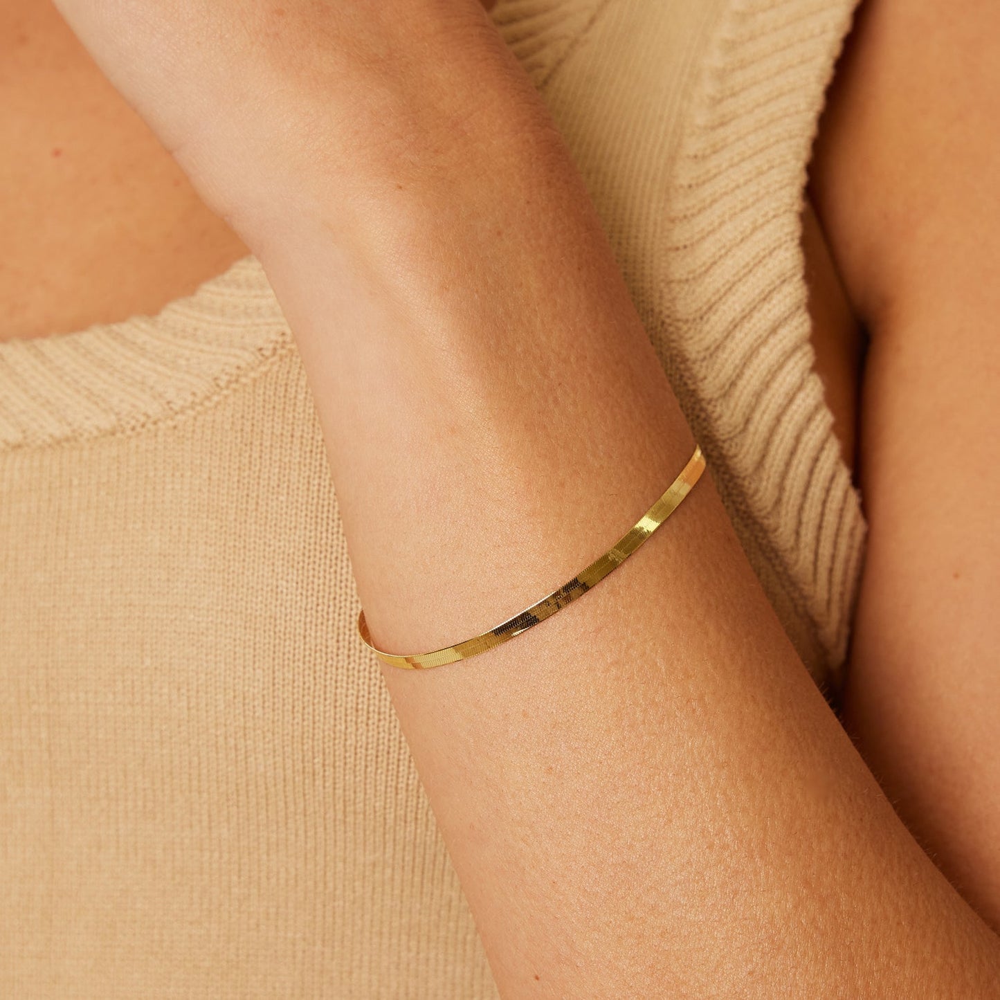 14K Gold Thin Herringbone Bracelet 3mm - Lotus Diamond