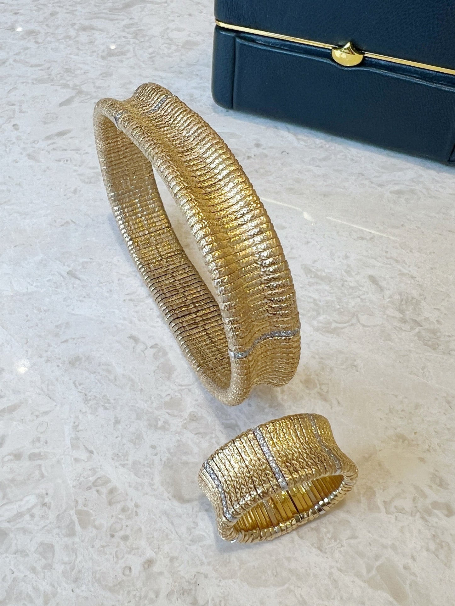 18K Elastic bracelet - Lotus Diamond