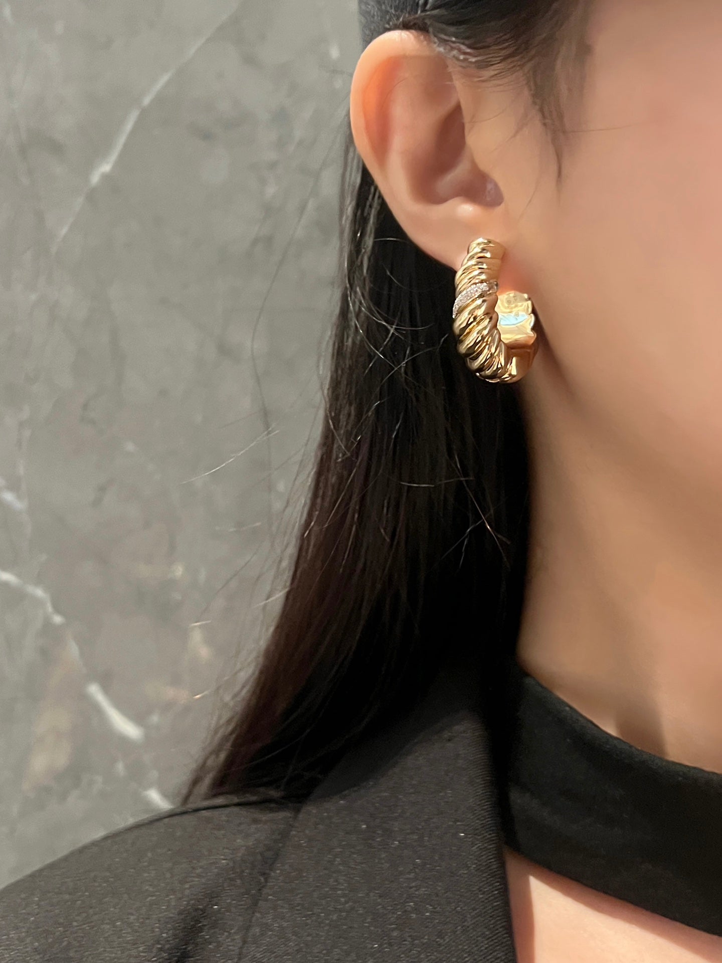 18k gold Chic croissant earrings - Lotus Diamond