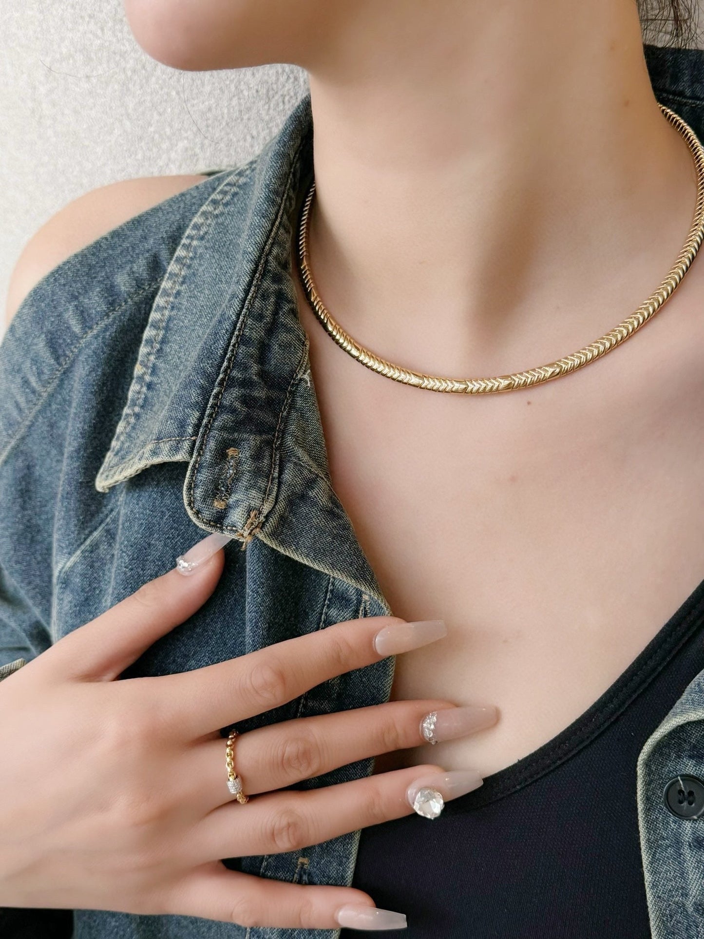 18k gold high grade simple personality handmade snake bone collar - Lotus Diamond