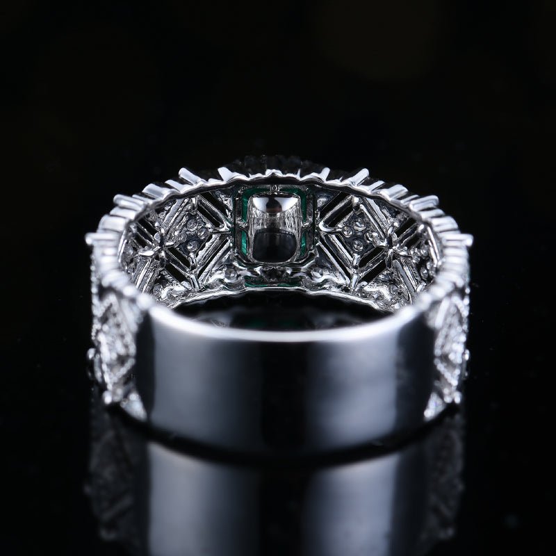 18k gold natural vivid green emerald ring - Lotus Diamond