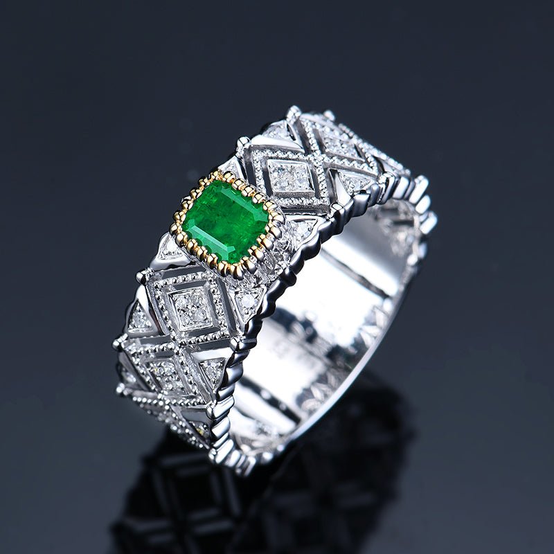 18k gold natural vivid green emerald ring - Lotus Diamond