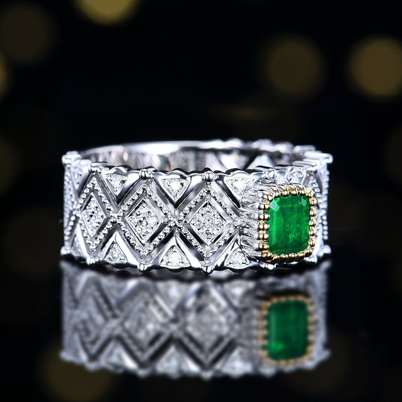 18k gold natural vivid green emerald ring - Lotus Diamond