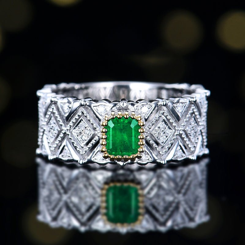 18k gold natural vivid green emerald ring - Lotus Diamond