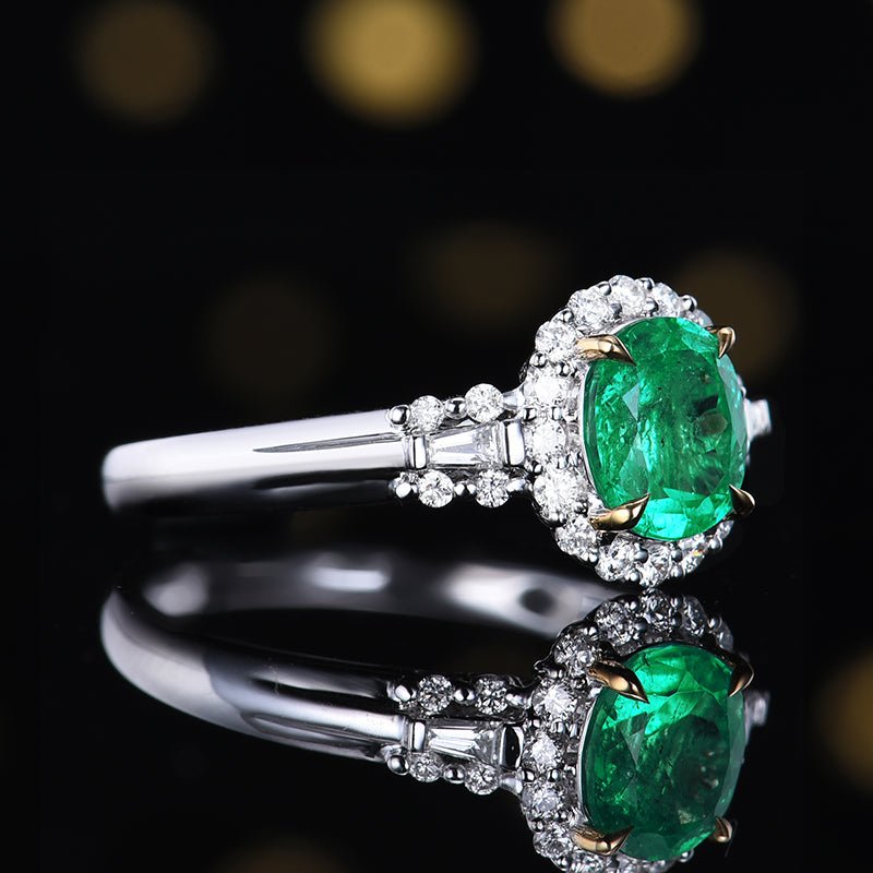 18k gold natural vivid green emerald ring - Lotus Diamond
