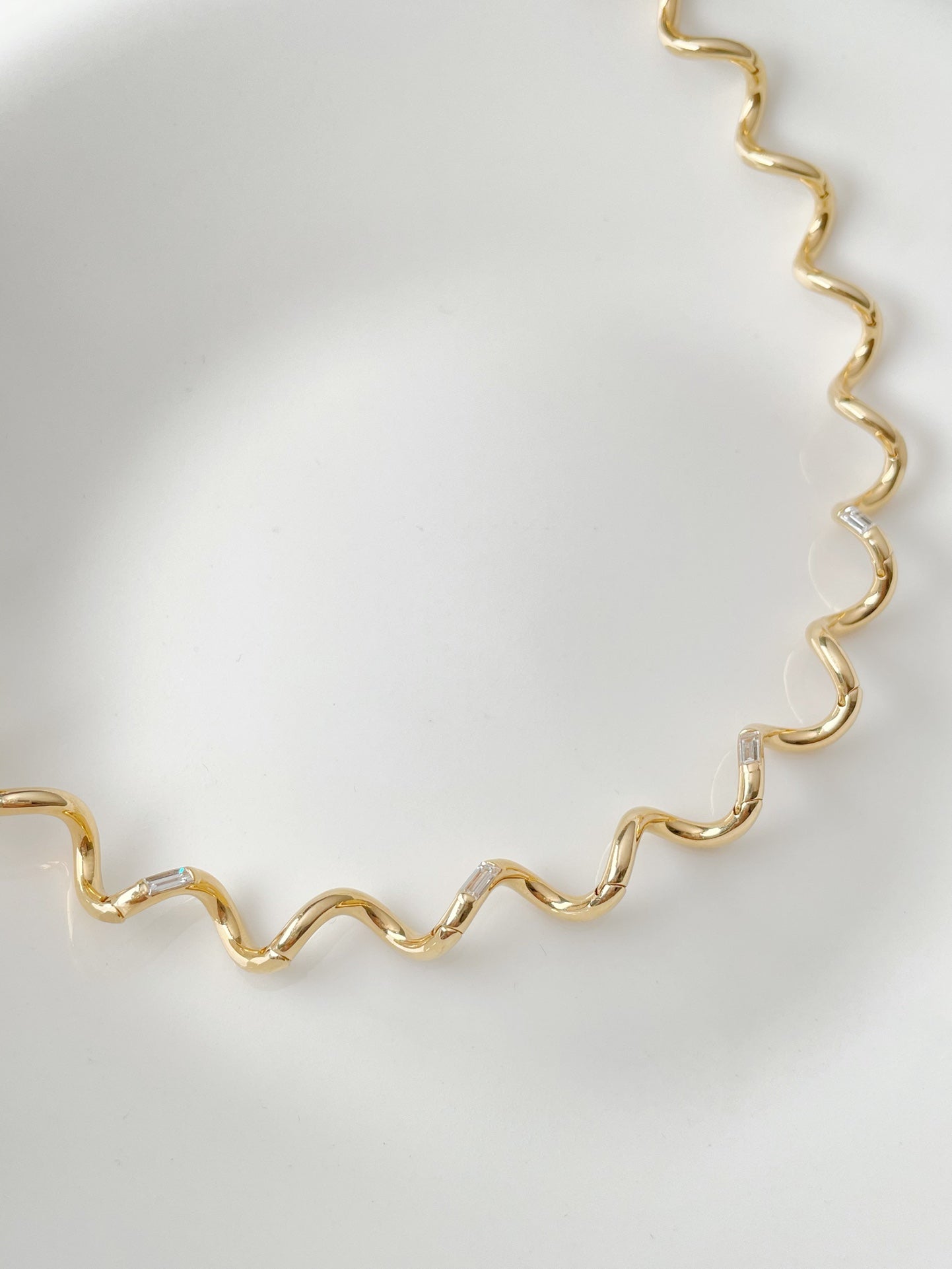 18k gold stylish essence must enter the creative chic diamond necklace - Lotus Diamond