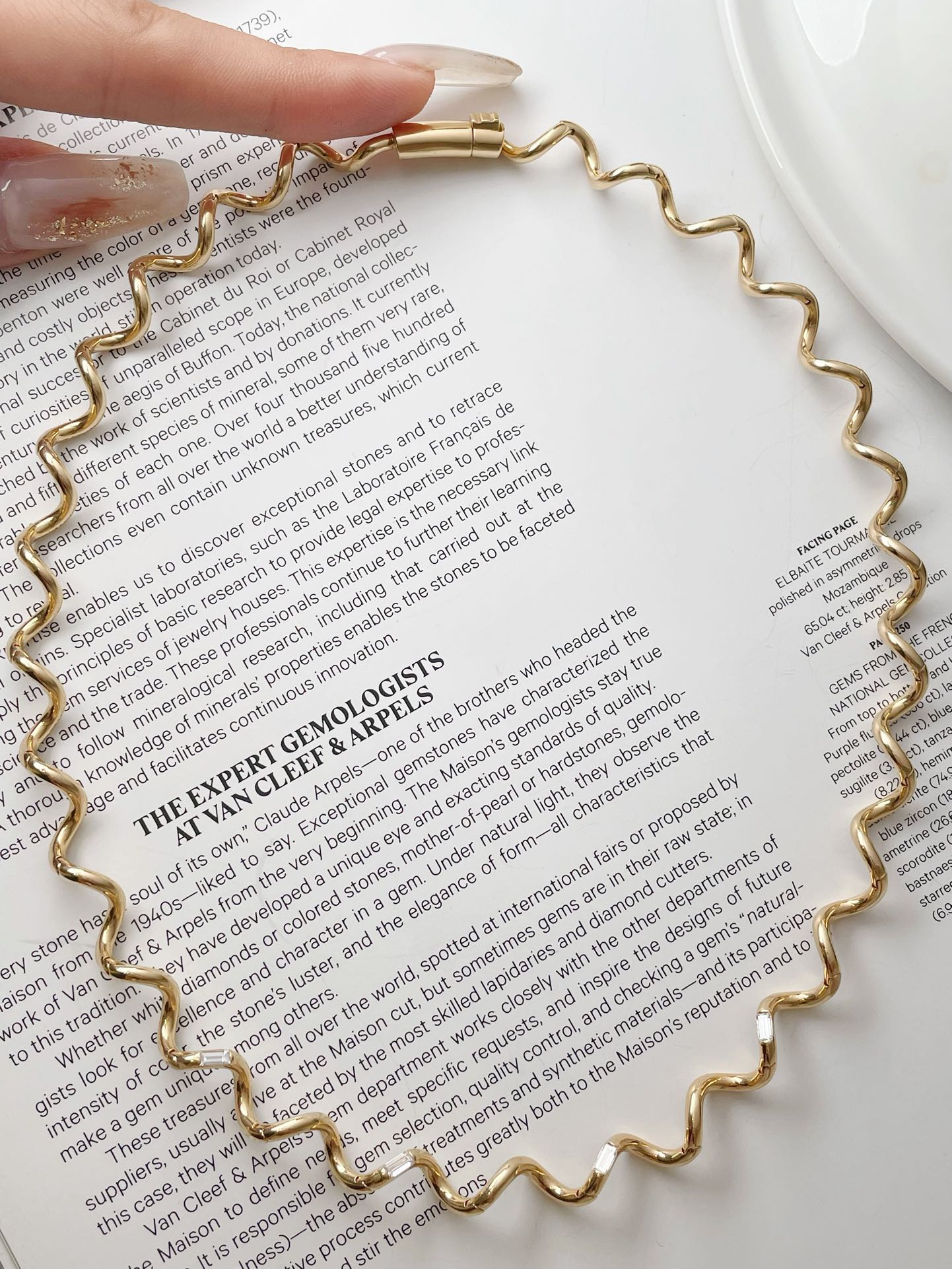18k gold stylish essence must enter the creative chic diamond necklace - Lotus Diamond