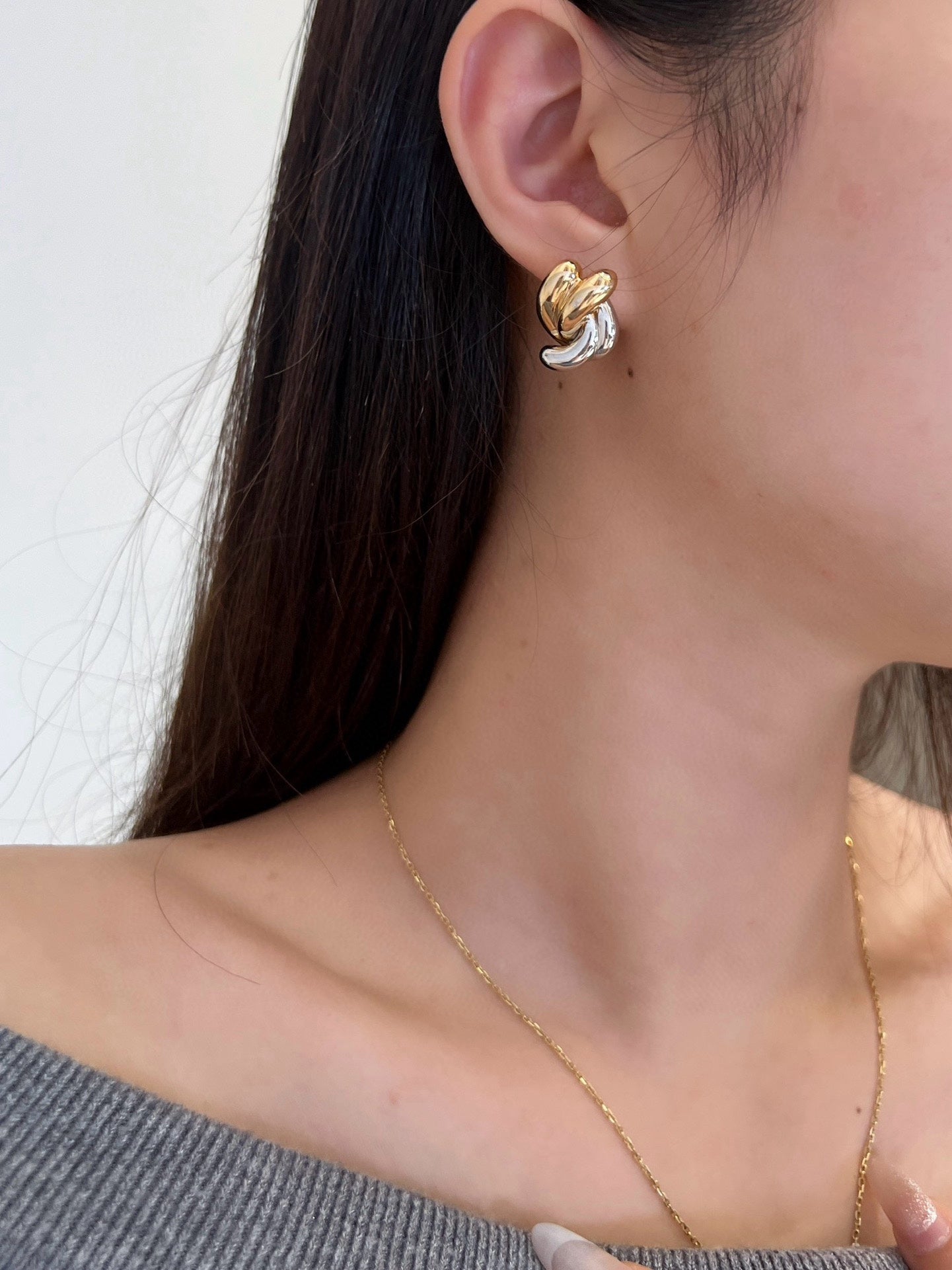 18k gold two - tone earrings - Style B - Lotus Diamond