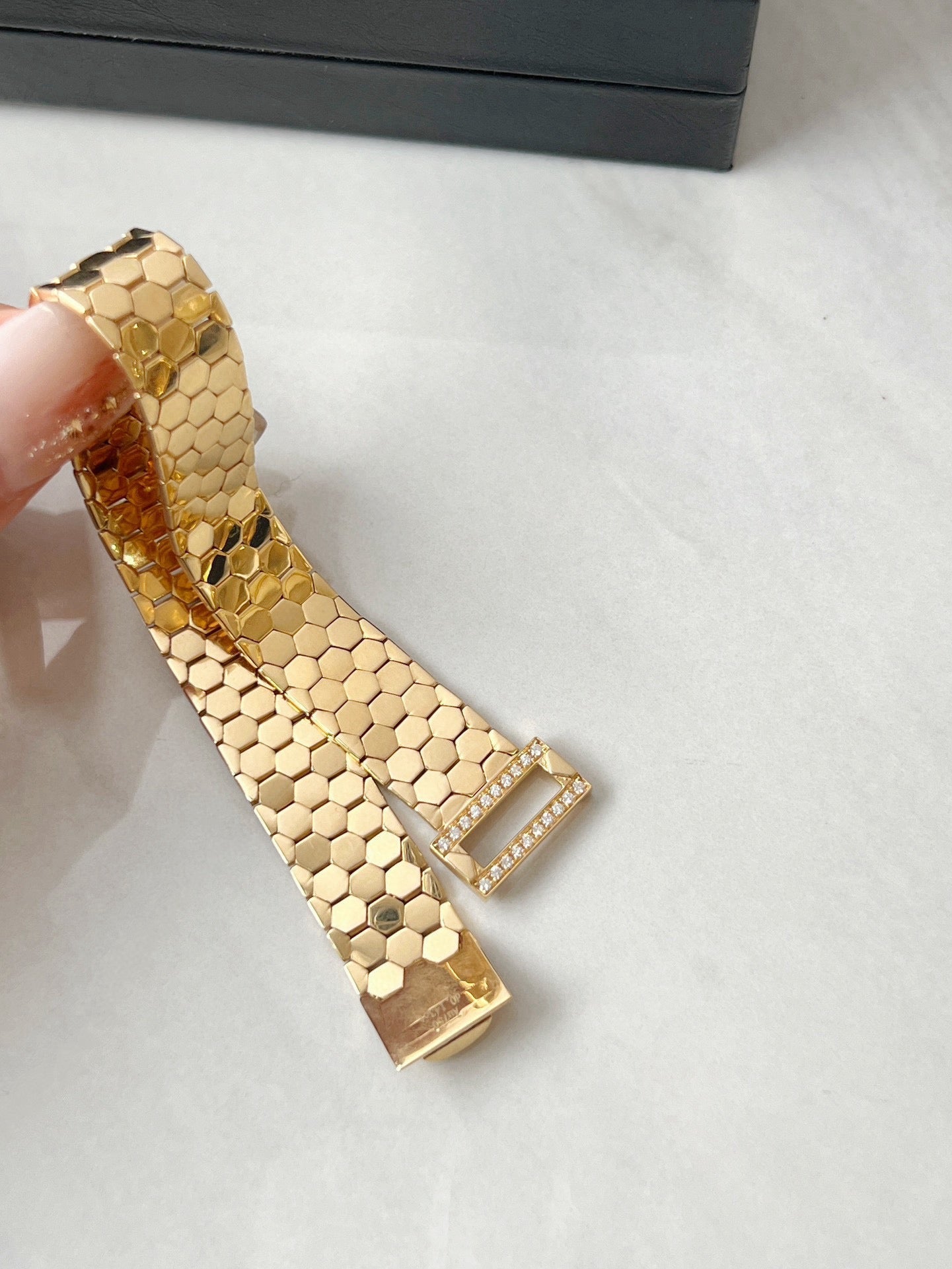 18K Honeycomb Bracelet Lotus Diamond