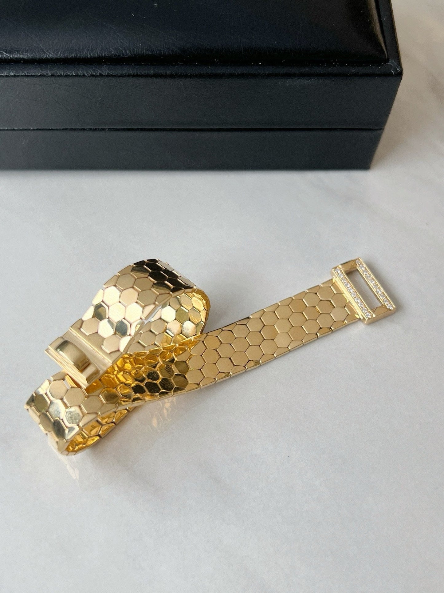 18K Honeycomb Bracelet Lotus Diamond
