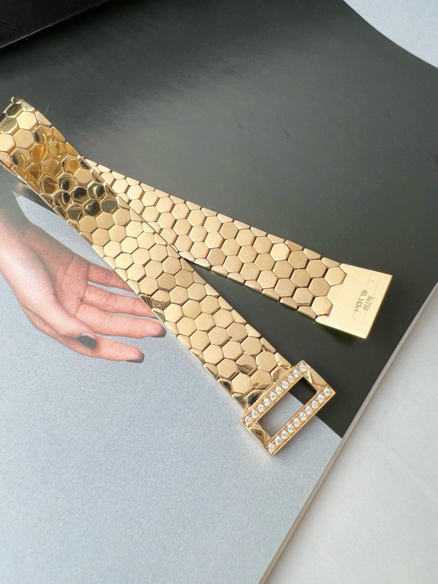 18K Honeycomb Bracelet Lotus Diamond