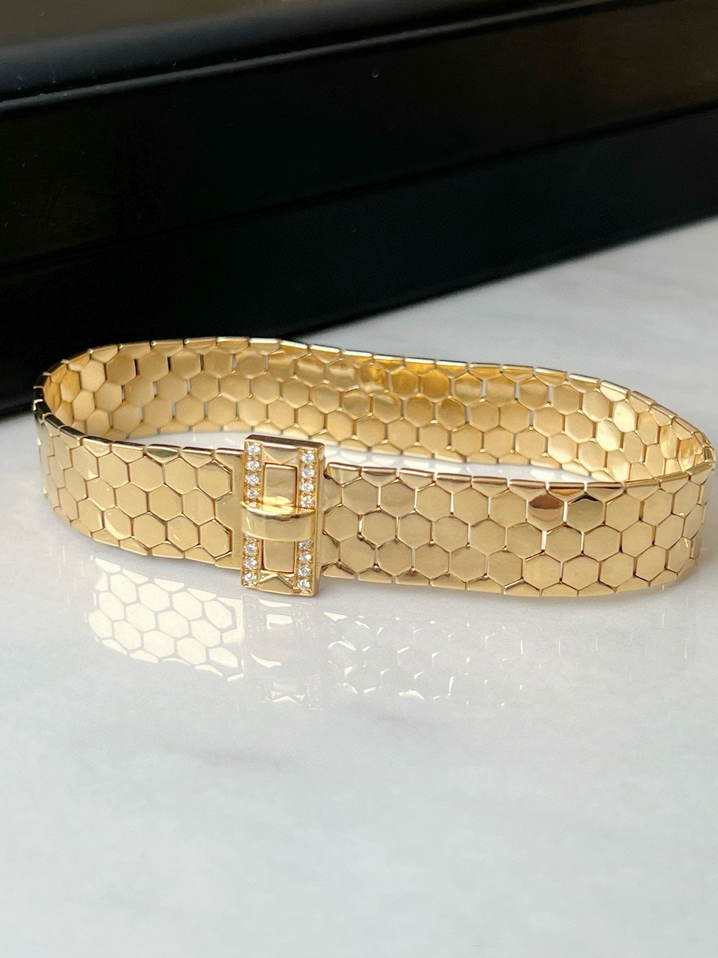 18K Honeycomb Bracelet Lotus Diamond