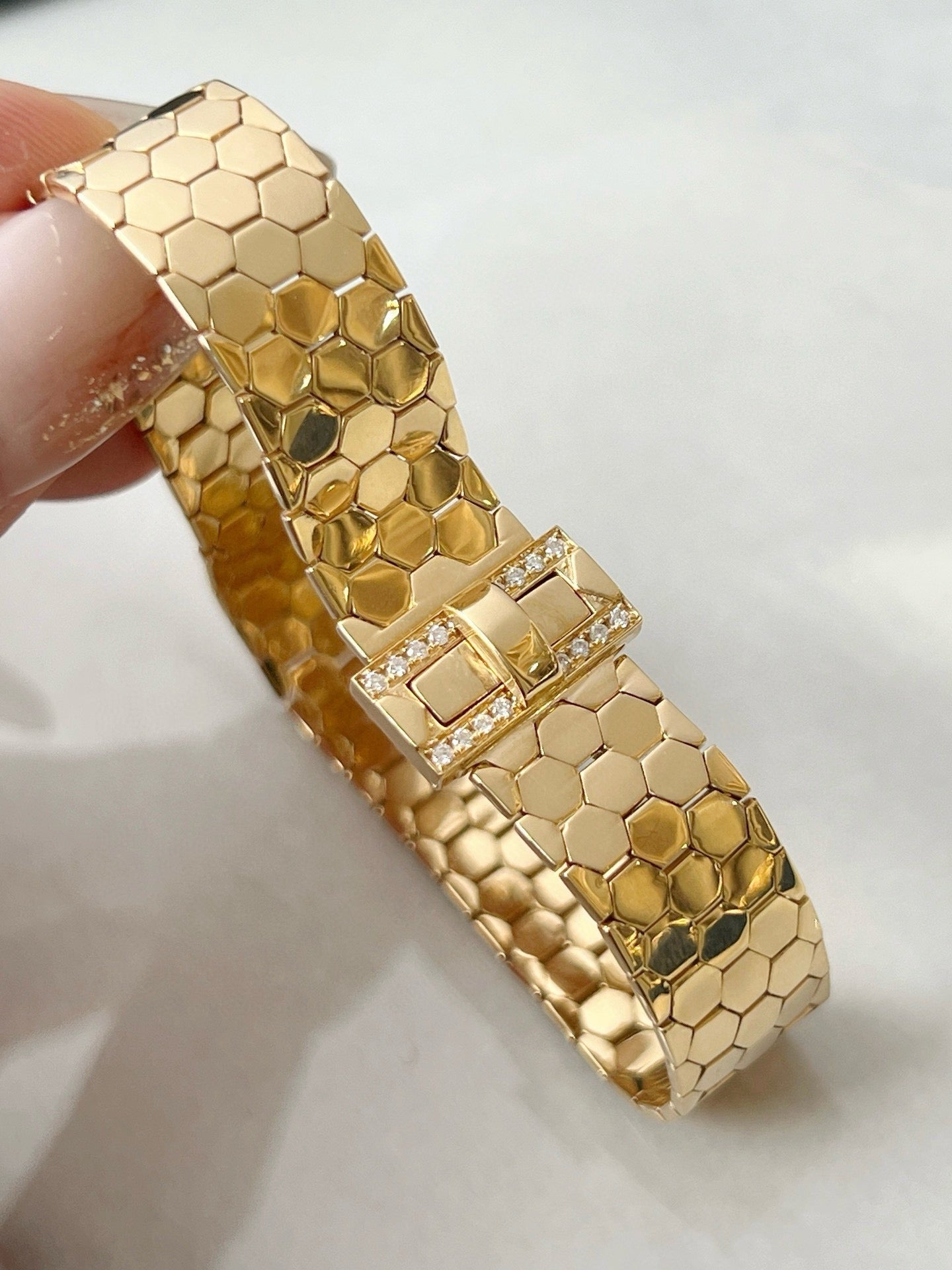 18K Honeycomb Bracelet Lotus Diamond