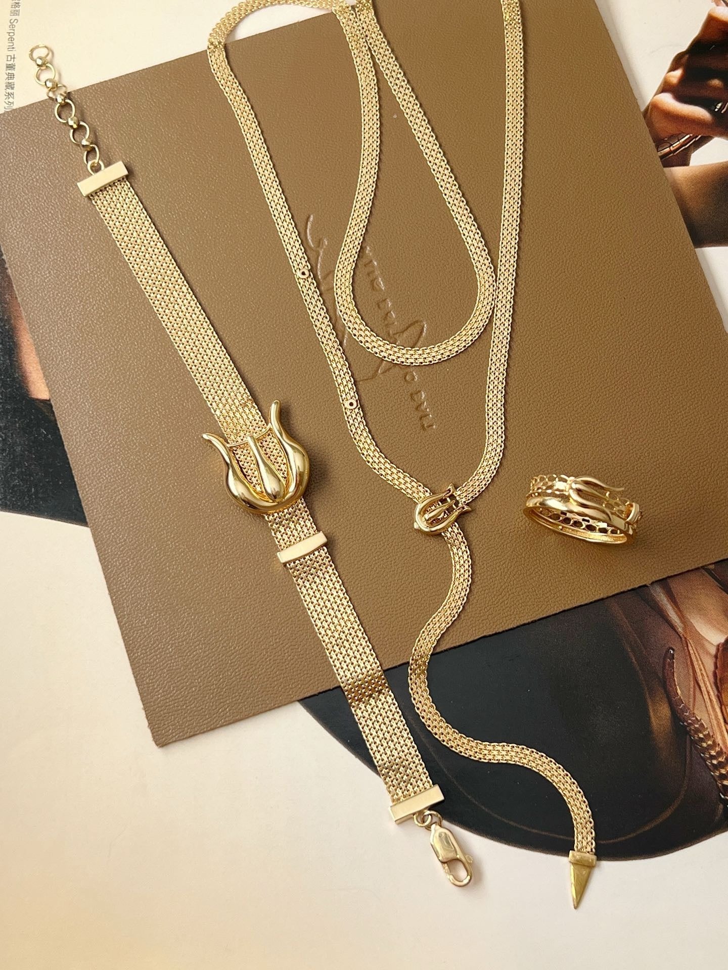 18K Italian belt-style bracelet! Lotus Diamond