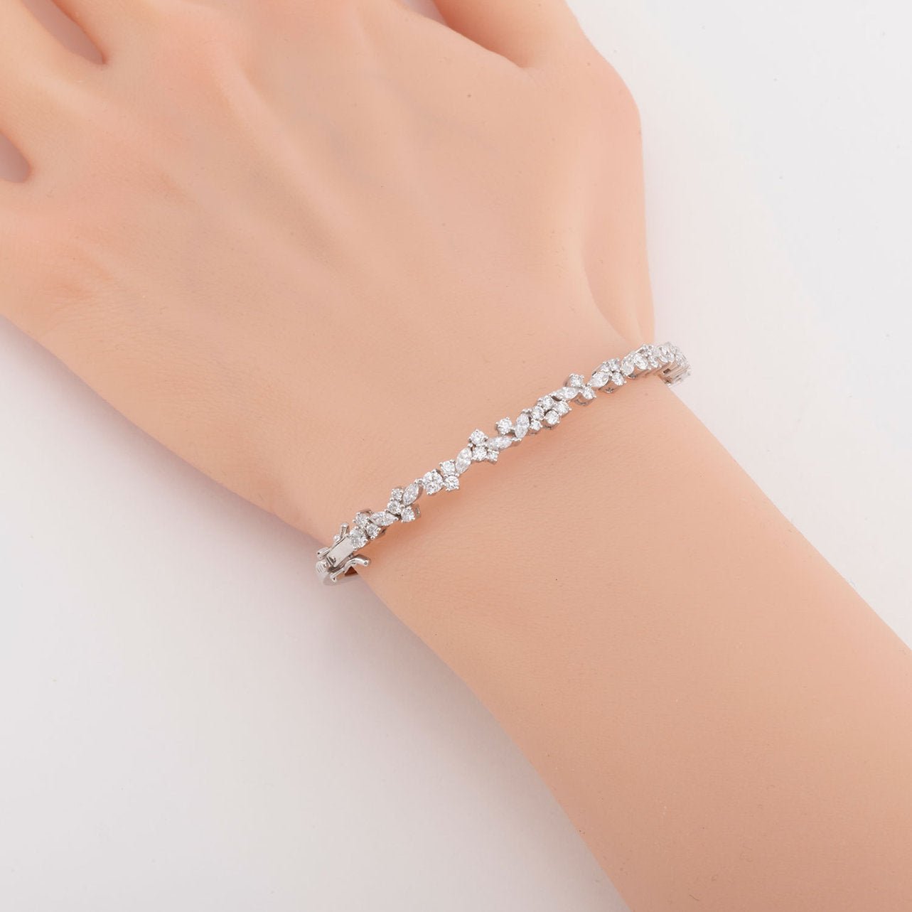 18K Lab Grown Diamonds Bracelet (2.30ctw) - Lotus Diamond
