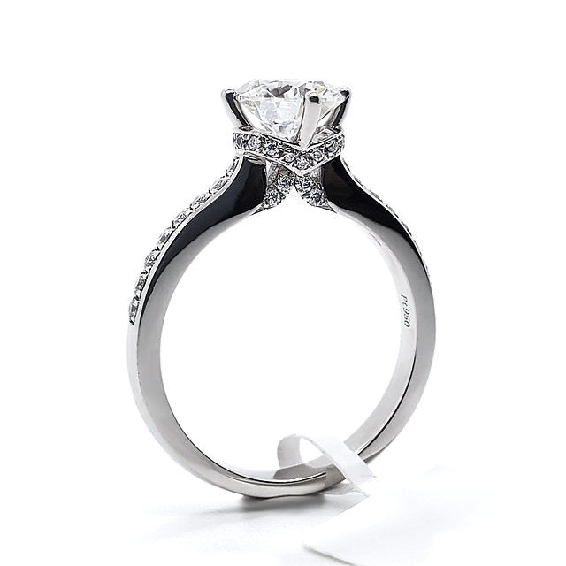18K4-Prongs with diamondbacks Lotus Diamond