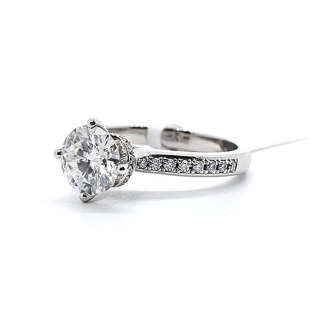 18K4-Prongs with diamondbacks Lotus Diamond