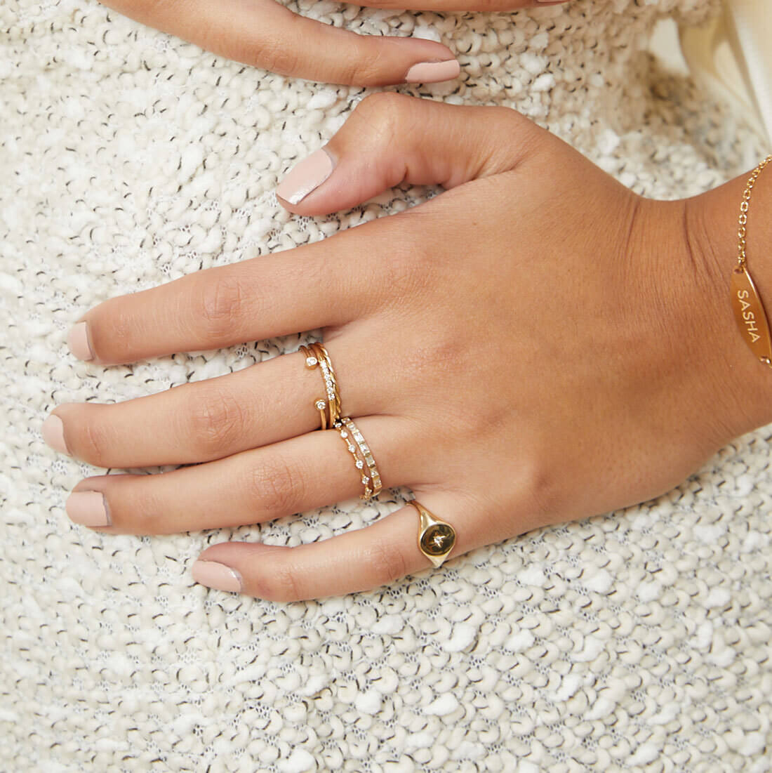 Baguette Row Ring - Lotus Diamond