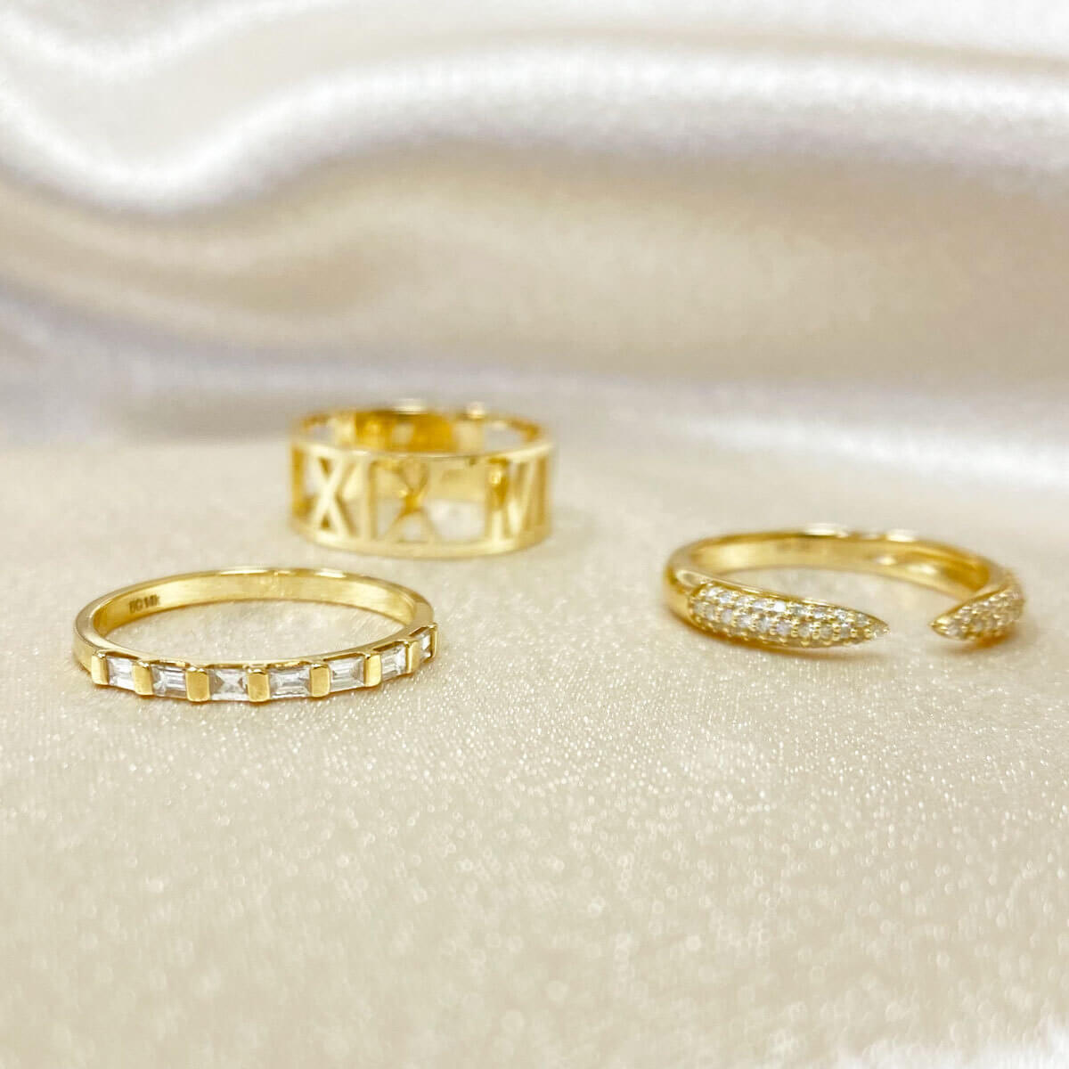 Baguette Row Ring - Lotus Diamond