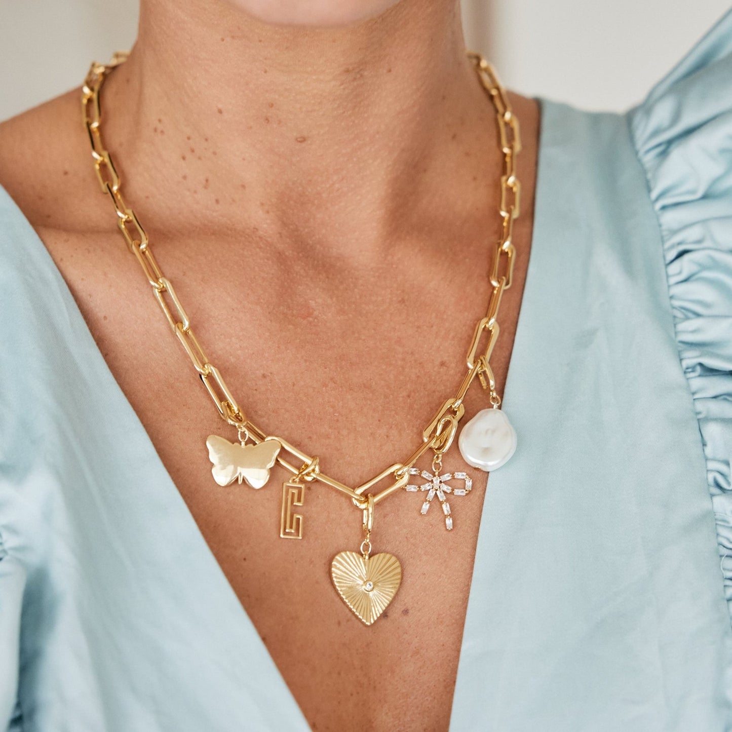Cami Bow Charm - Lotus Diamond
