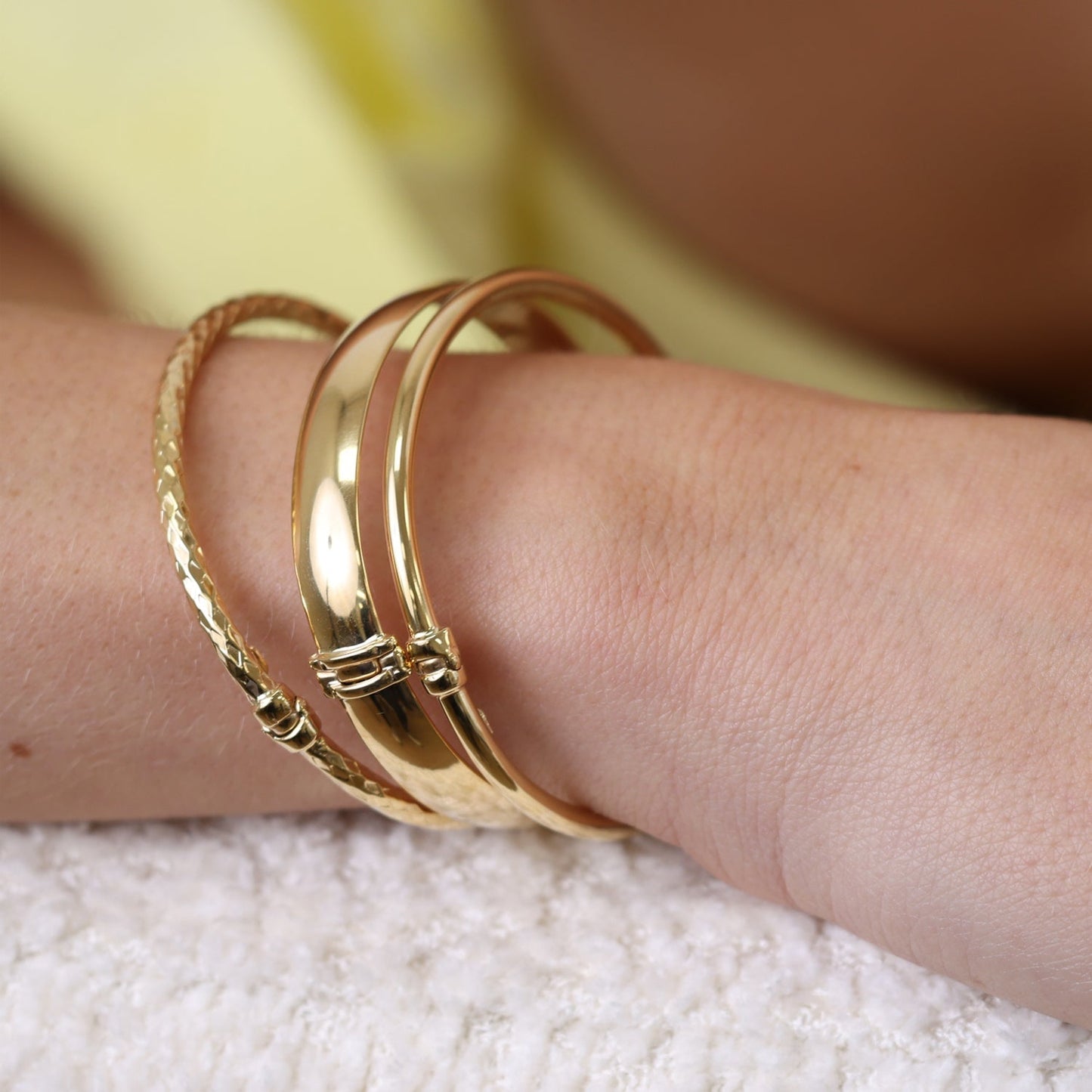 Chunky Hinged Bangle (7mm) - Lotus Diamond