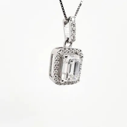 Emerald 18K Diamond Pendant - Lotus Diamond