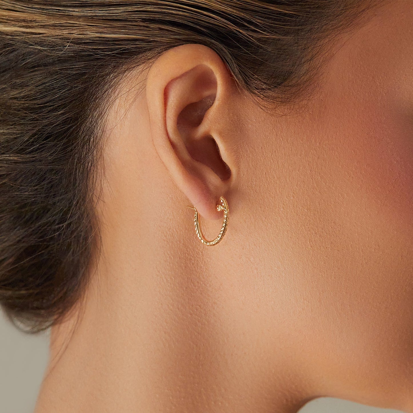Glimmer Oval Hoop Earrings - Lotus Diamond