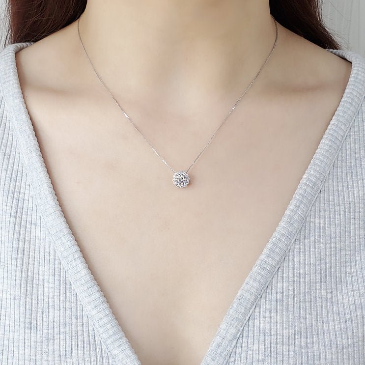 Halo diamond Pendant - Lotus Diamond