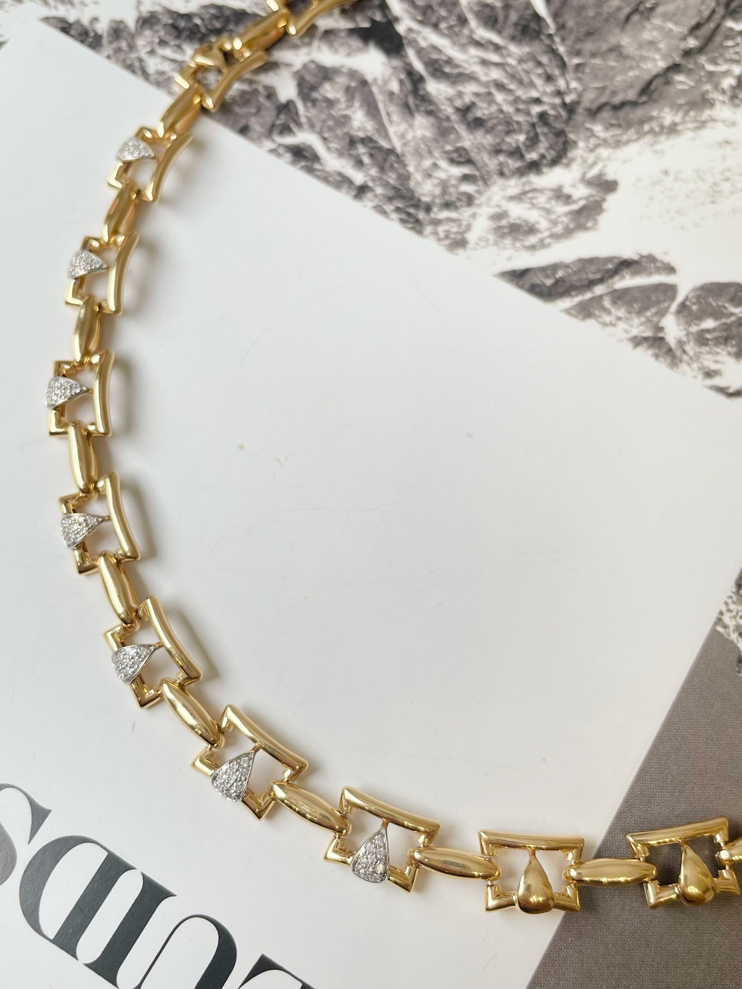 Handmade necklace with 18k goldsquare diamond interval - Lotus Diamond