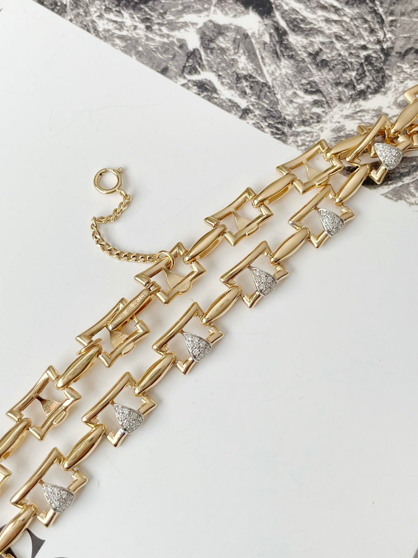 Handmade necklace with 18k goldsquare diamond interval - Lotus Diamond