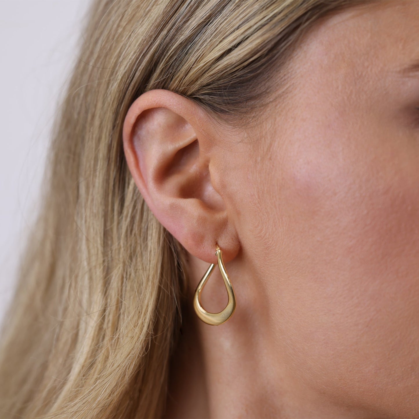Infinity Hoop Earrings - Lotus Diamond