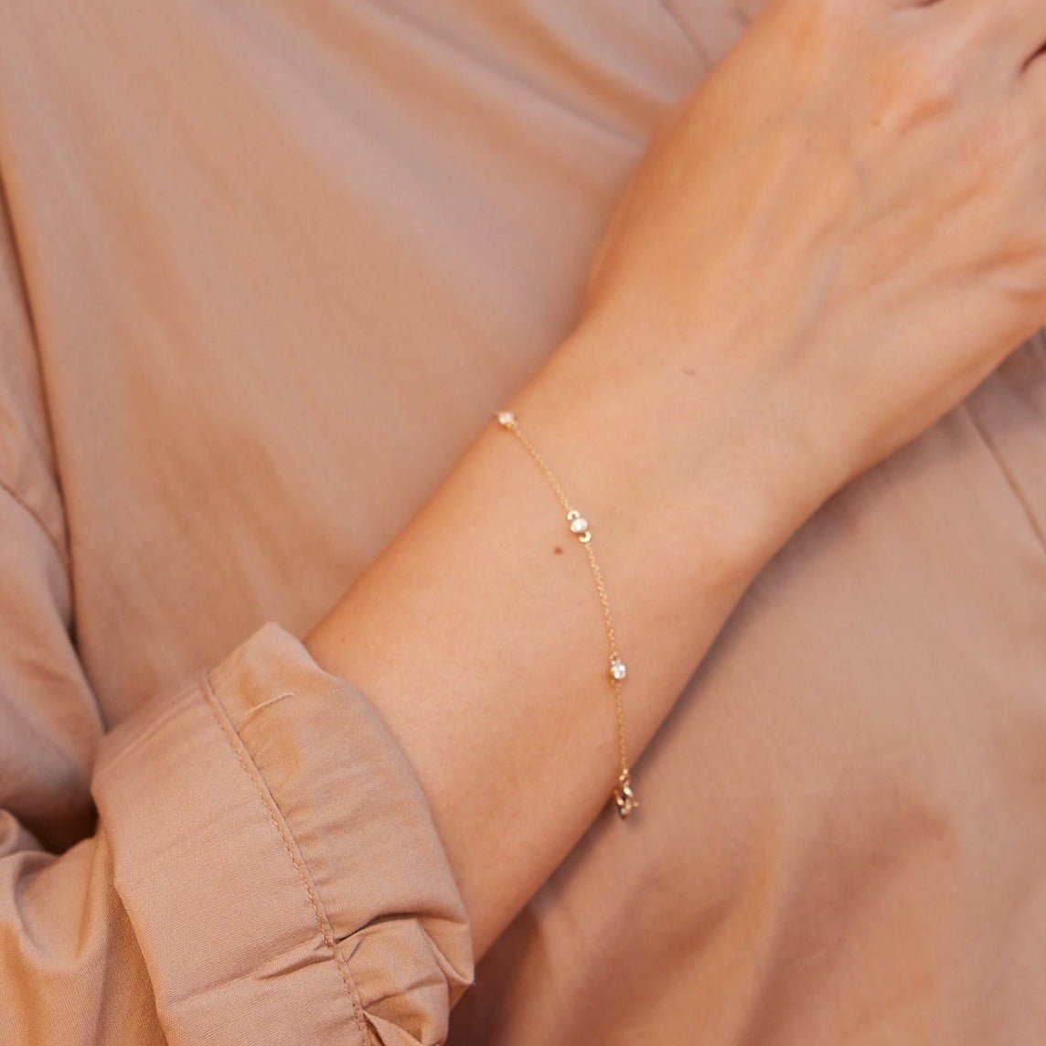 Juliet 14K Gold Station Diamond Bracelet - Lotus Diamond