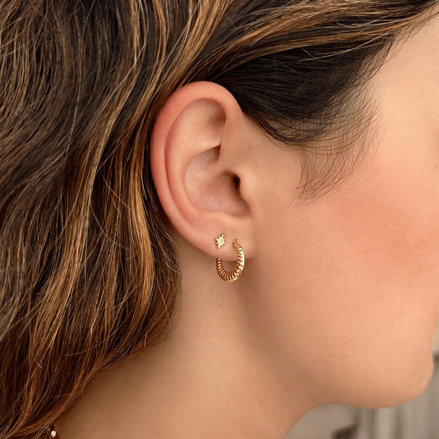 Linea Tapered Hoop Earrings - Lotus Diamond