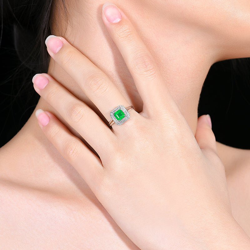 Natural Colombian Emerald Ring - Style D - Lotus Diamond