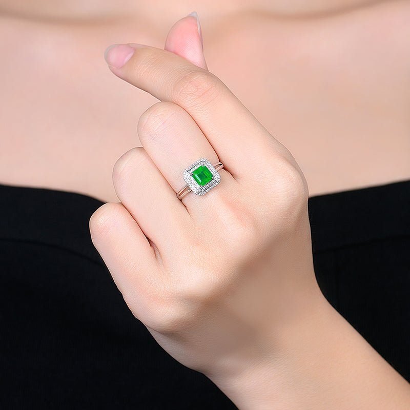 Natural Colombian Emerald Ring - Style D - Lotus Diamond