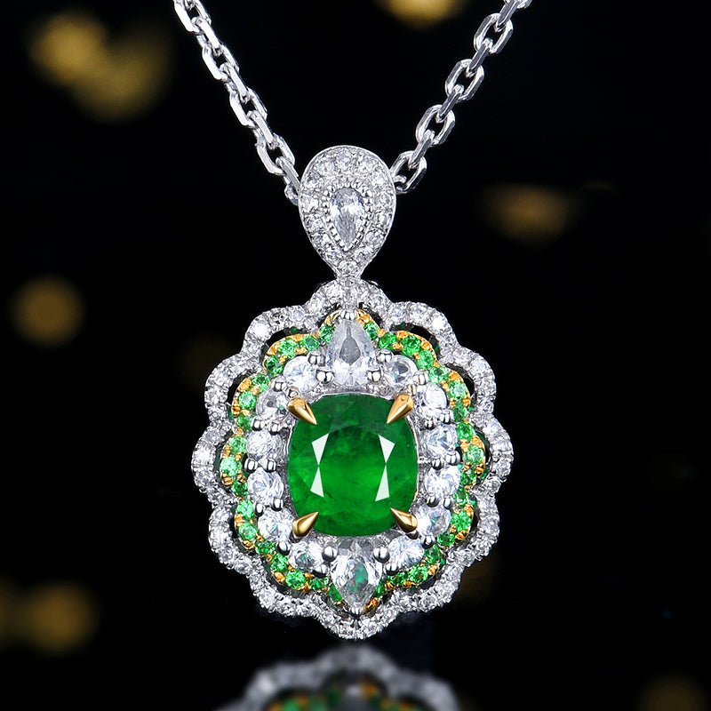 Natural Muzo green emerald in 18K gold - Lotus Diamond