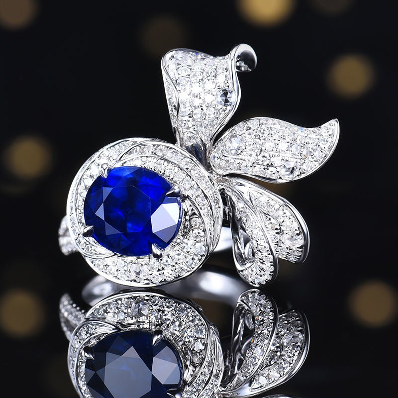 Natural sapphire ring in luxurious design - Lotus Diamond