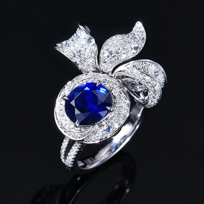 Natural sapphire ring in luxurious design - Lotus Diamond