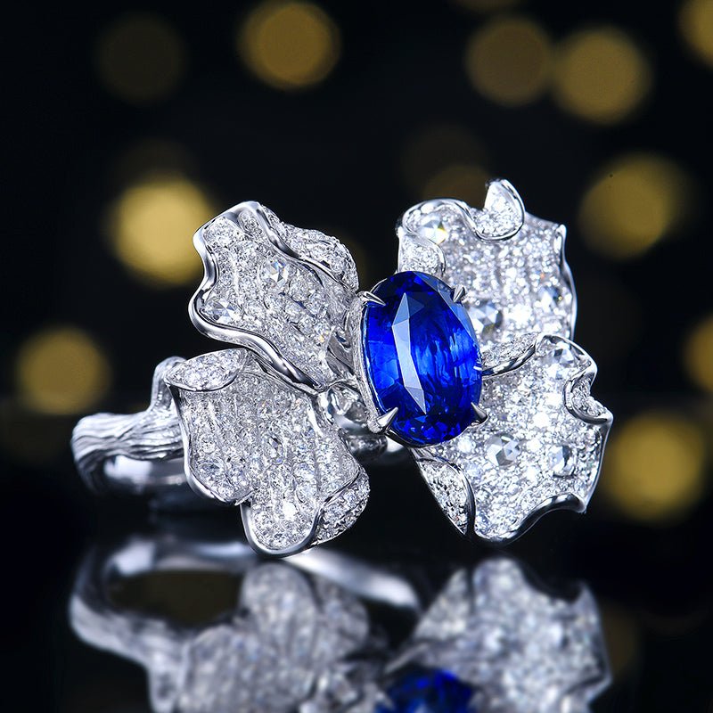 Natural Sri Lankan Royal Blue Sapphire Ring in 18k gold - Butterfly style - Lotus Diamond