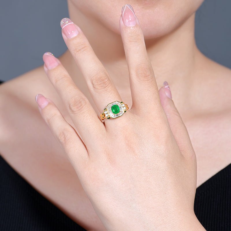 Natural Vivid Green Emerald Ring - Style B - Lotus Diamond