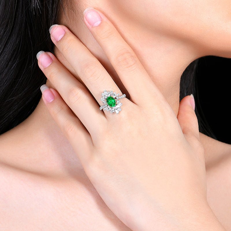 Natural vivid green Emerald Ring Style - C - Lotus Diamond