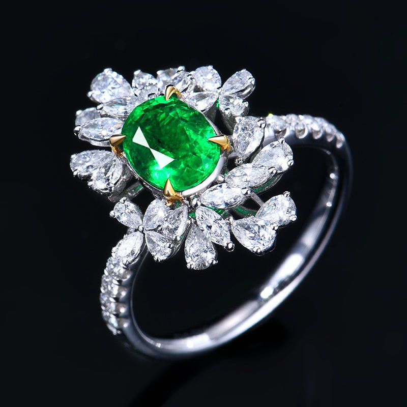 Natural vivid green Emerald Ring Style - C - Lotus Diamond