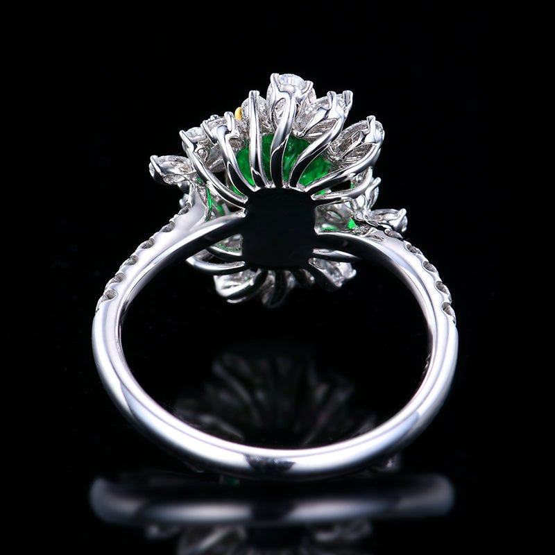 Natural vivid green Emerald Ring Style - C - Lotus Diamond
