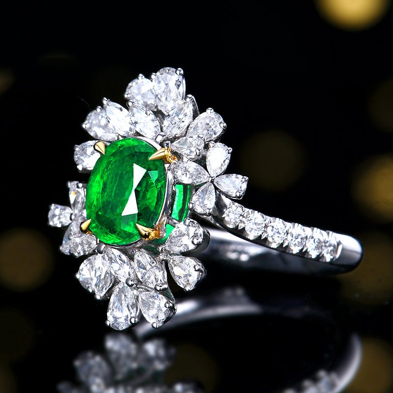 Natural vivid green Emerald Ring Style - C - Lotus Diamond