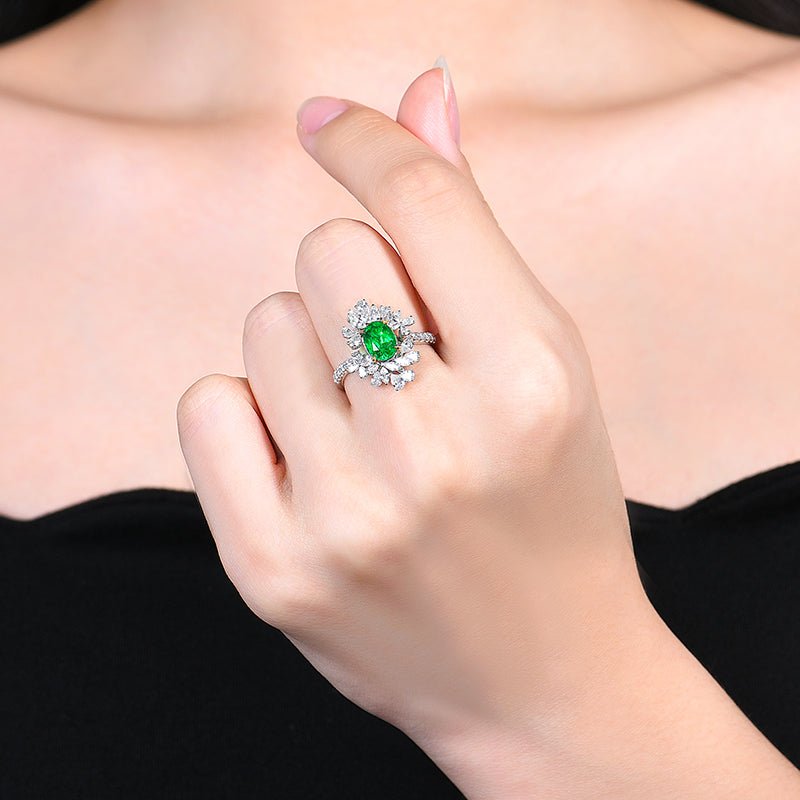 Natural vivid green Emerald Ring Style - C - Lotus Diamond