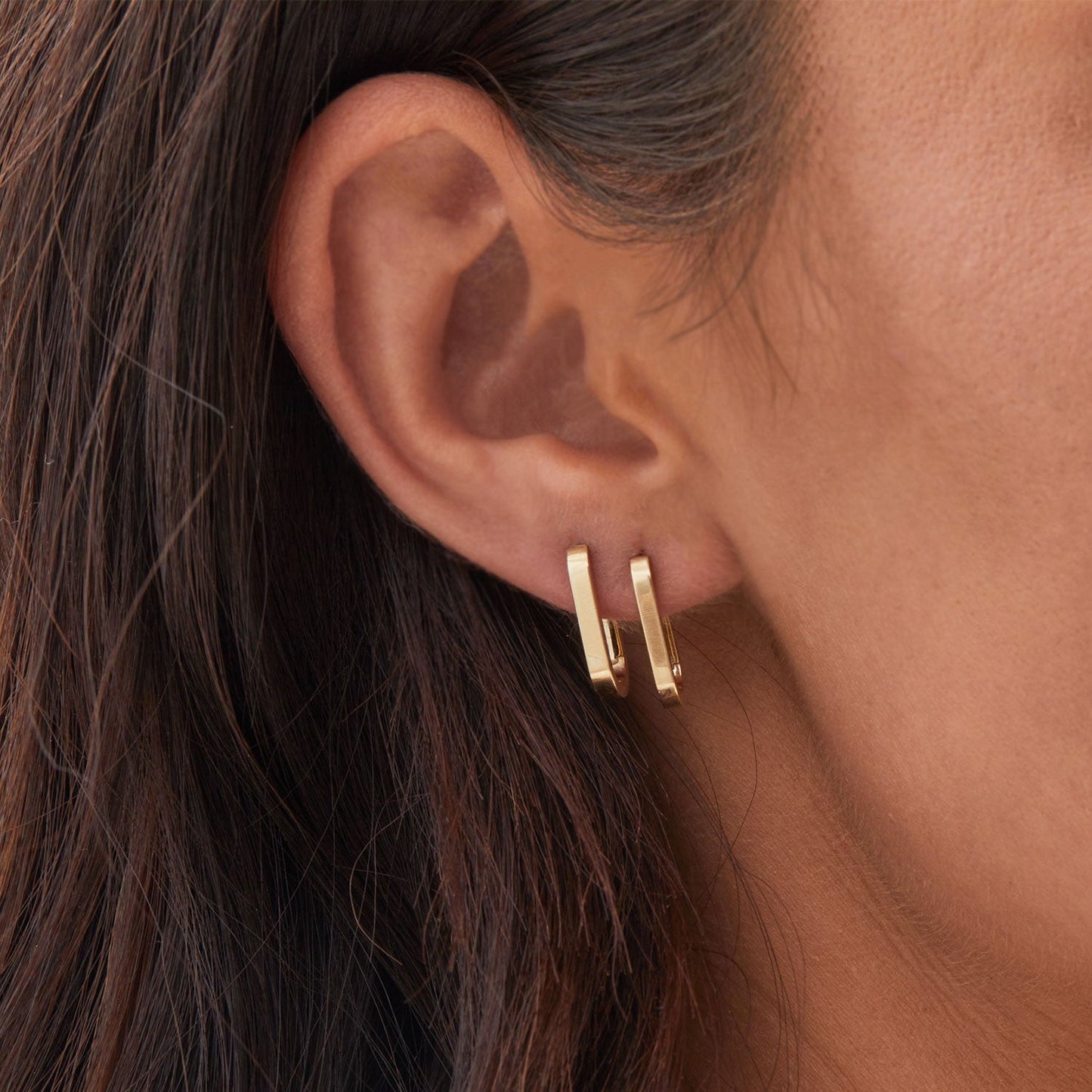 Paper Clip Huggie Hoop Earrings - Lotus Diamond
