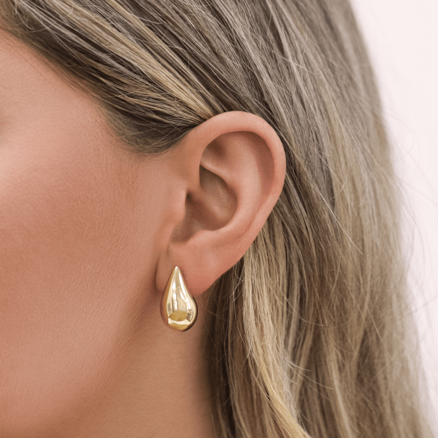 Puff Rain Drop Earrings - Lotus Diamond