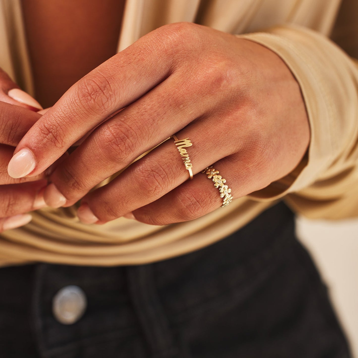 Script Mama Ring - Lotus Diamond