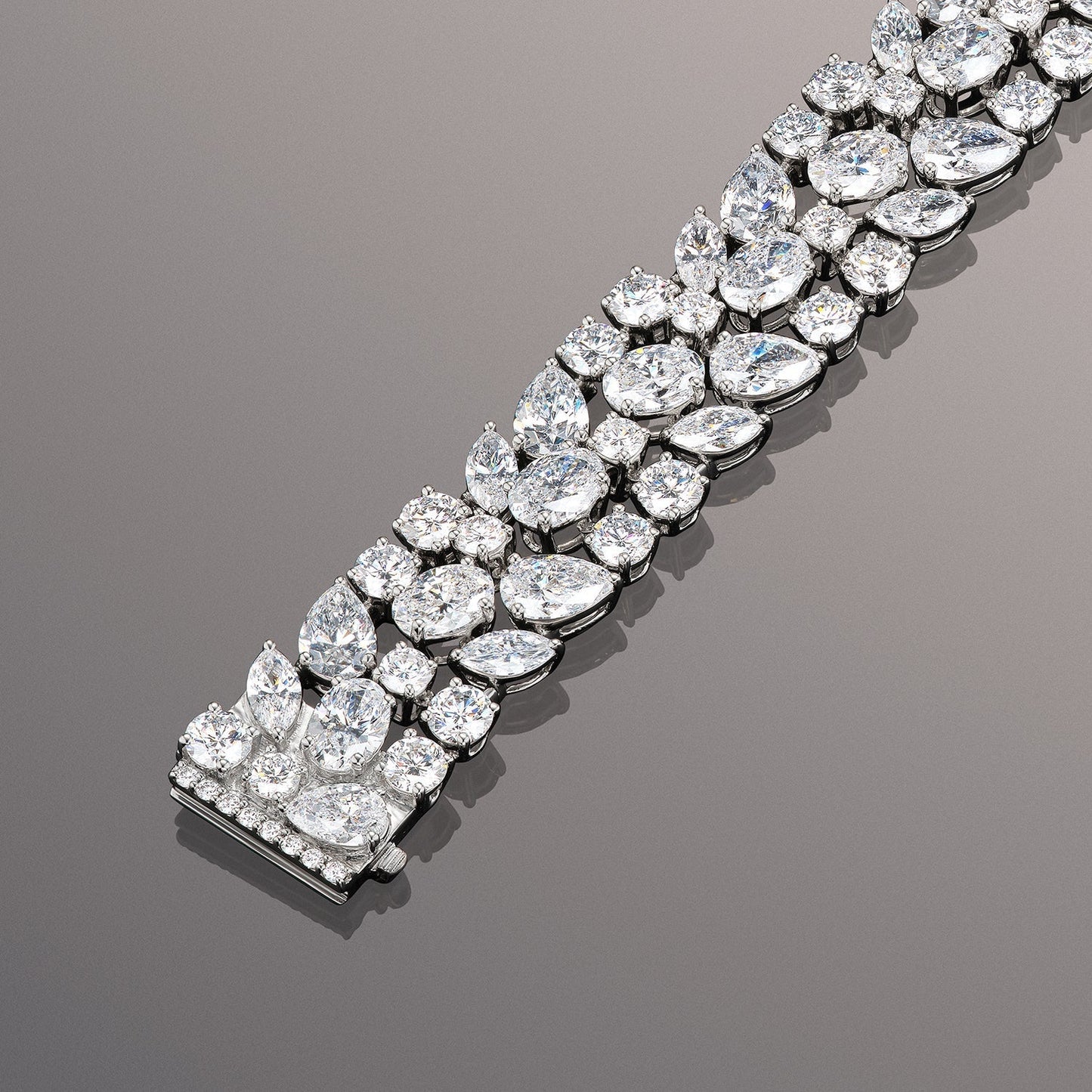 The Courbet Bracelet - Lotus Diamond
